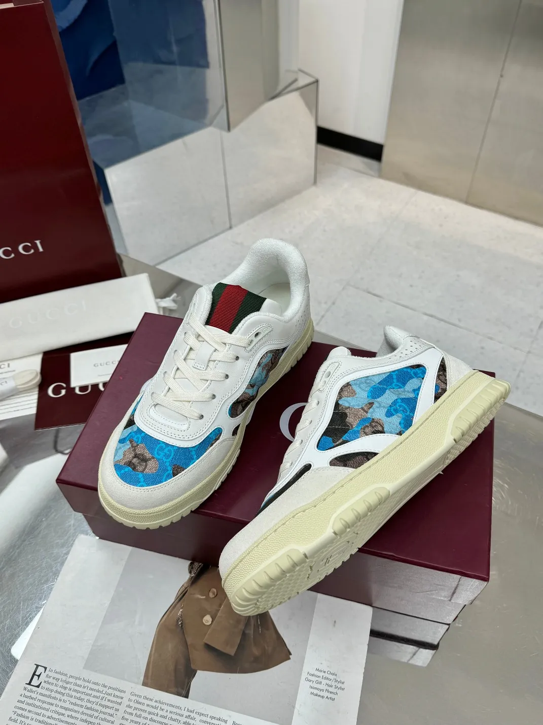 Men's Men's Shoes 💰640 Gucci Gucci's latest hot-selling series of high and low-top distressed couple sneakers are shipped. The originals are purchased, developed and manufactured. This high-low top sneaker adopts a basketball-style silhouette design, cleverly integrated with hollow panels and distressed effects, showing its unique ingenuity. The ingenuity incorporates brand logo details such as interlocking Double G styling accessories and Gucci lettering, a low-key tribute to the brand's design heritage.  ▪️ Fabric: Original customized imported first-layer cowhide ▪️ Lining: Sweat-absorbent and deodorant towel lining ▪️ Sole: Original molded TPU sole ▪️ Sole thickness: 3cm ▪️ Size: Male 39-46 (Male 38 46 customized)